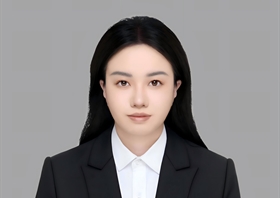严蓉
